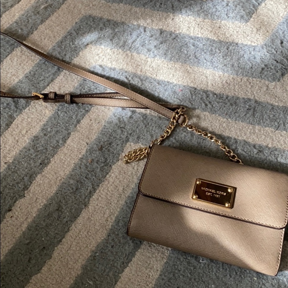 Michael Kors tan clutch